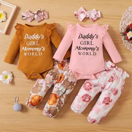 Klädsuppsättningar Baywell Spring Born Baby Girls Outfits Letter Print Ruffle Bodysuit + Blombyxor + Huvudband Toddler Spädbarn Set