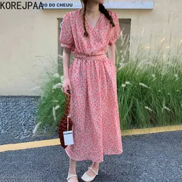 Korejpaa Kobiety Dress Summer Koreański Chic Damska Słodki Redukcja Wieku Rose Kwiatowy V-Neck Cross-Tie Talii Puff Sleeve Vestidos 210526