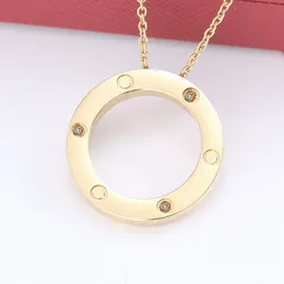 Love Luxury Necklaces Women Round Pendant Stainless Steel Couple Fashion Jewelry for Neck Christmas Valentine Day Gifts Girlfriend Wholesale