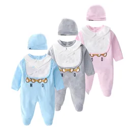Cap Bibs ile 3 adet Set Yenidoğan Bebek Onesies Tulum Pamuk Ayı Baskılı Uzun Kollu Tulum Tulumlar Toddle Bebek Çocuk Tasarımcı Giysileri