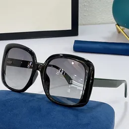 Occhiali da sole quadrati neri uomo donna moda shopping montatura colorata occhiali da sole classici firmati futuristici occhiali da guida per auto scatola protettiva UV400