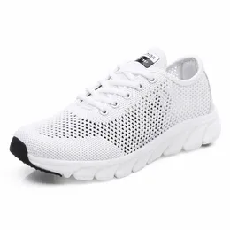 Top Moda 2021 Mężczyźni Kobiet Sporty Buty Runningowe Wysokiej Jakości Solidne Kolor Oddychający Biegacze Outdoor Różowe Dzianiny Tenis Sneakers Rozmiar 35-44 Wy30-928