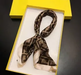 Toppdesigner kvinna Sidenscarf Mode Brev Pannband Märke Liten scarf Variabel huvudduk Tillbehör Aktivitet GiftK4RC