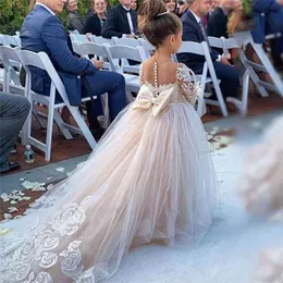 FashionMia Ivory White Puffy Tulle Koronki Suknia Balowa Kwiat Girl Dresses Długi Rękaw Princess Illusion Party Wedding Wedding with bows 210724