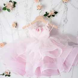 真珠ピンクの花の女の子のドレス2022 2色の誕生日フリルのレイヤーのガウンのためのボールガウンのための最初の聖体拝領はwird twirlerの誕生日の小さな女の子の正しいパーティーページェント