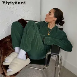 Yiyiyouni Höst Vinter Corduroy Tracksuits 2 stycken Byxor Ställer Kvinnor Velvet Oversized Pullovers och Sweatpants Kvinna Outfits 211105