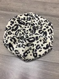 Berets cow hat plusz belle fashion hat moda mała szachownica berets berets kobieta xia koreańska vintage wielka głowa twarz mała chmurowa kapelusz