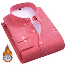 Aoliwen Marke Männer Einfarbig Oxford Langarm Warm und Samt Hemd Fleece Futter Flanell Baumwolle Winter Casual Shirts fit Männer G0105