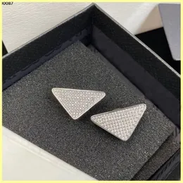 Fashion Diamond Orecchini Studs Luxurys Designers Orecchini Orecchini a cerchio in argento P Donne Nylon P Marchi Gioielli Scatola per ornamenti nuziali