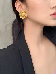 Star Same Style Retro Stud Metal Button Earrings Female Fashion Temperament High Sense Trend All-Match Jewelry Accessories