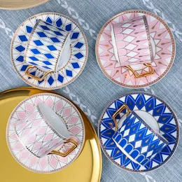 Set di tazze e piatti da caffè in ceramica britannica Nordic Luxury Girl Heart Home Afternoon Tea Tazze per la personalizzazione