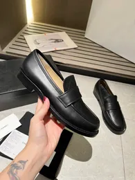 2022 New Style Women Designer Shoes Flat Versatile fashion luxury design casual shoes woman comfortable soft Leisure Breathable loafers size 34-41 with box