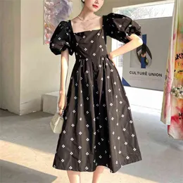 高品質の韓国のファッションフラワー刺繍ブラックパーティーロングドレス女性パフスリーブカジュアルバックレスセクシーマキシドレスローブ210514