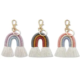Ny trend Keychain Bohemian Tassel Bag Ornaments Handvävnad Etnisk stil Rainbow Fashion Key Ring Presents Tillbehör G1019