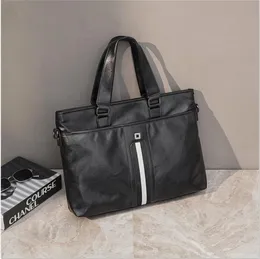 Fábrica Atacado Homens Bolsa Moda Listrada Negócios Bolsas De Ombro Street Trend Mensageiro Sacos Inglaterra Estilo Horizontal Grandes Bolsas de Arquivos de Couro