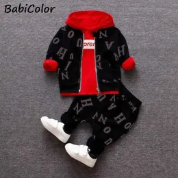Bebek Erkek Giysileri Setleri İlkbahar Sonbahar Yenidoğan Moda Pamuk Mont + Üstleri + Pantolon Bebe Boys Toddler Casual Setleri için 3 adet Eşofman G1023