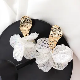 Koreanska vita skal blomma kronblad örhängen för kvinnor nytt uttalande pendientes trendiga smycken