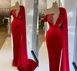 Seksowny Dubaj Arabski Projektant Czerwony Mermaid Satin Długie Suknie Wieczorowe Z Okładami V Neck Zroszony Kryształy Formalna Prom Sukienka Party Suknie Custom Made