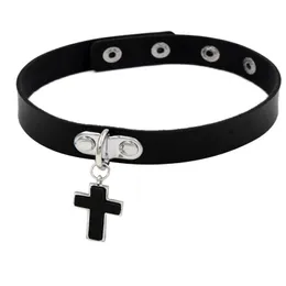 Hurtowe Sexy Naszyjniki Krzyż Wisiorek Ciemny Punk Choker Dla Kobiet Regulowany Soft Pu Leather Cute Party Goth Jewelry