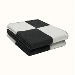Carta do manta de designer de alta qualidade Cashmere Lã de lã de lã de lã Shawl portátil calor espessamento Sofá de lã de lã de lã de malha 135-170cm