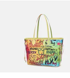 Lady Sport Women Açık Günü Paketleri Sıradan Moda Graffiti Baskı Mektubu Yaz Fermuarı Çanta Çantası Renkli Boyut