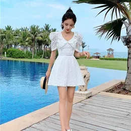 [LDYRWQY] Summer White Hollow Lace V-Neck Dress Knee-Length Sheath Office Lady Solid Short Zippers 210416