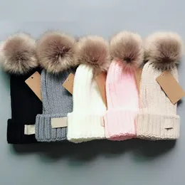 Märke päls pom poms barn hat mode vinter hattar för barn kepsar baby solid färg designer stickade mössa