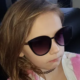 子供キャットアイサングラスメタルキッズサングラス女の子男の子メガネアイウェアベイビーサングラスUV400 Oculos Infantil