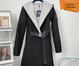 Tasarımcı-Uzun Sonbahar Kış Kadın Paltolar Moda Sıcak Ceketler Parka Rahat Mektup Baskı Bayan Ceket Kemerli Esnek Yüksek Kaliteli Dış Giyim