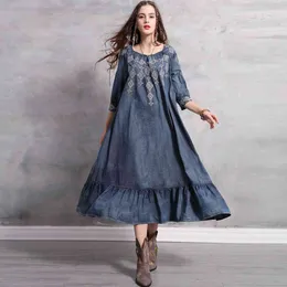 Johnature Women Embroidery Floral Denim Dresses Vintage Autumn Blue Ruffle Sweep Patchwork Female Chinese Style Dress 210521