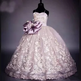 Skönhet Pageant-kappor för tjejer Flower Girl Dresses Ball Gown 3D Lace Appliques Communion Dresses Robe med Big Bow