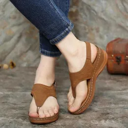Dorywczo sandały dla kobiet 2021 Nowy Retro Solid Color Buty Wedge Kobiety Sandały Plus Rozmiar Moda Platformy Klapki Damskie Sandały Y0721