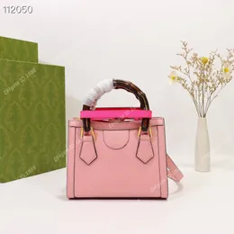 Modedesigner Bamboo 2021 Crossbody-väska för damer Vintage handväska Vanlig klassisk bokstäver nötskinn Dubbla handtag ömtåliga väskor Dam axelhandväskor Toes