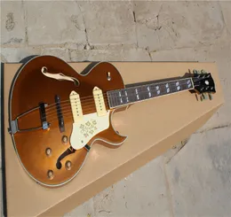 Högsta kvalitet ny stil f-hål halv ihålig kropp p90 pick-up goldtop jazz elektrisk gitarr i lager