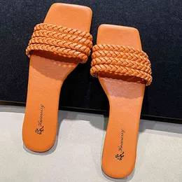 Tofflor Zomer Nieuwe Vrouwen Tofflor Persoonlijkheid Gevlochten Ontwerp Vierkante Kop Open Teen Platte Schoenen Strand Sandalen Antislip Casual 220307