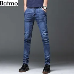 Batmo arrival high quality casual slim jeans men ,'s pencil pants ,skinny Z005 211108
