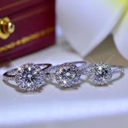 2 Carat 8mm Brilliant Cut VVS1 Diamond Test Прошлый раунд D Цвета Обручальные Кольца Женщины 925 Серебряные Роскошные Кольца Gemstone T200905