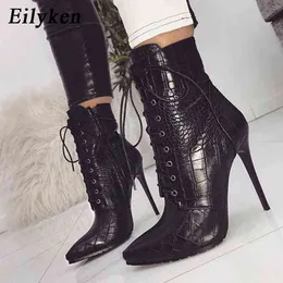 Eilyken Snakeskin Green Botas de tornozelo para mulheres saltos altos moda ponta de toe senhoras sapatos sexy 2021 novos botas de lace-up tamanho 35-42 y1209