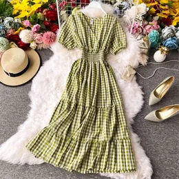 Women's Plaid Dress Cyber Celebrity Style Chic V-neck Summer Retro Waist Short-sleeved Casual Forest ML825 210506