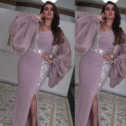 Sexy Side Split Saudi -Arabien Langarmes Abendkleider tragen v Hals Kaftan Dubai Meerjungfrau Kristallperlen Abschlussballkleid formelle Partykleider maßgeschneiderte staubige Rosa