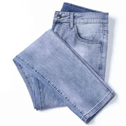 Designer de jeans masculino verão 2021 fino versão coreana pé pequeno ajuste fino algodão elástico bordado internacional BAI8