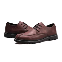 Sprzedam dobrze Luksusowy projektanci Sukienka Buty Mężczyźni Kobiety Miękkie Dolne Miłośniki Party Wedding Business Leather Suede Oxfords