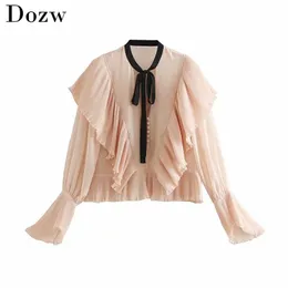 Donne di modo Elegante Bow Bow Neck Dentellare Blouse Blare Lampione a maniche lunghe Pulsanti Chic Camicia Ruffles Scava fuori Ladies Top Pieghettato Tunica 210414