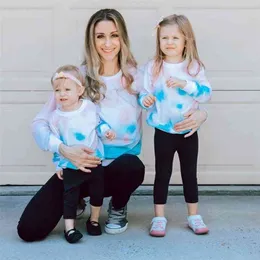 Arrival Autumn and Winter Tie-dye Print Sweatshirts for Mom Me Round collar long sleeve Matching Tops 210528