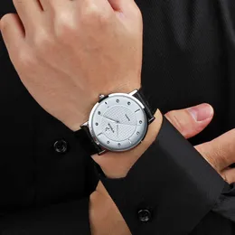 Moda Ultra Cienkie zegarki dla mężczyzn WWoor Diamond Watch Men Black Leather Casual Wodoodporna Prosty Zegarek Kwarcowy Relogio Masculino 210527