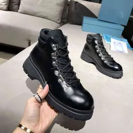 Top Quality Luxury Designer Boots Women's Winter Metal Buckle Chain Shoes Leather Low Fashion Boots