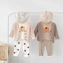 Höst Ny Björntryck Långärmad T-shirt För Baby Boy Spädbarn Flicka Plaid Leggings Kids Knit Cardigan Coat 3pcs Baby Kläder Set G1023