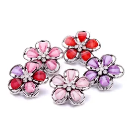 Wholesale Hollow Trendy Rhinestone Flower Snap Buttons Clasp 18mm Metal Decorative Zircon Button charms for DIY Snaps Jewelry Findings factory suppliers