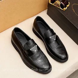 Cowhide Mens Leather Dress Shoes Designer Luxury Black2023スニーカー通気性のない滑り止めの耐摩耗性ラバーソール