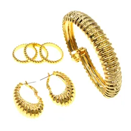 Yulaili جديد تصميم سوار مجموعات مجوهرات النحاس سبائك الذهب مطلي البرازيلي جميل الإسورة ثلاث قطع أزياء النساء يؤرخ طقم مجوهرات